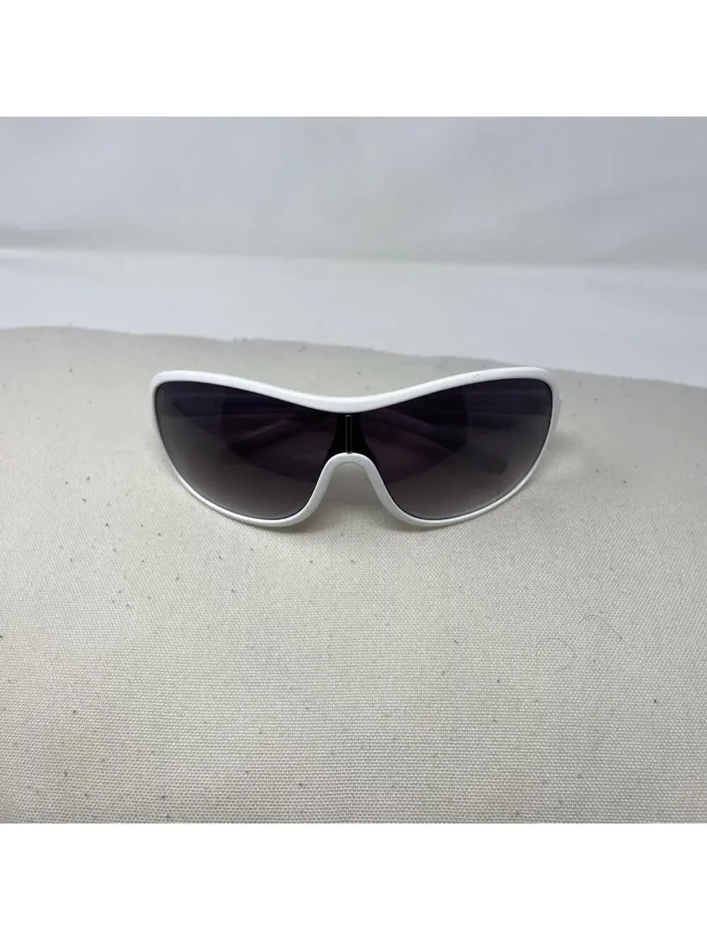 Perry Ellis Men's White and Silver Sunglass
